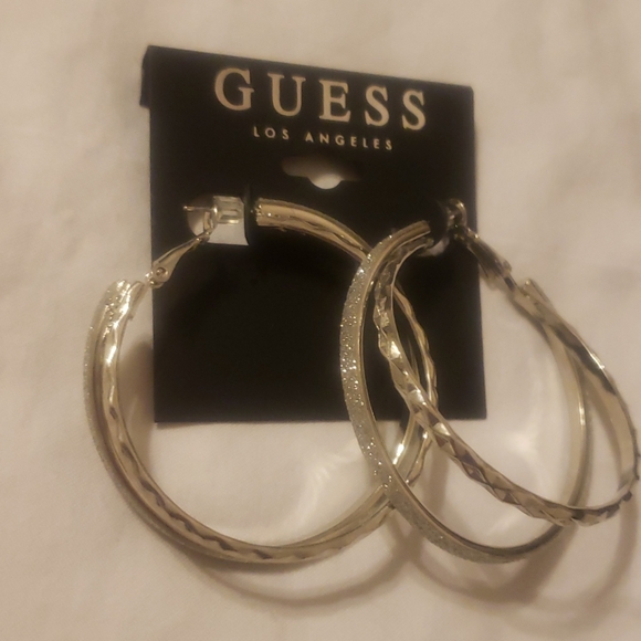 HOOPS - Picture 3 of 8